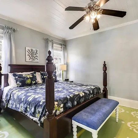 Lighthouse Villa By Avantstay Walk To Southernmost Point W Private Pool Patio Month Long Stays